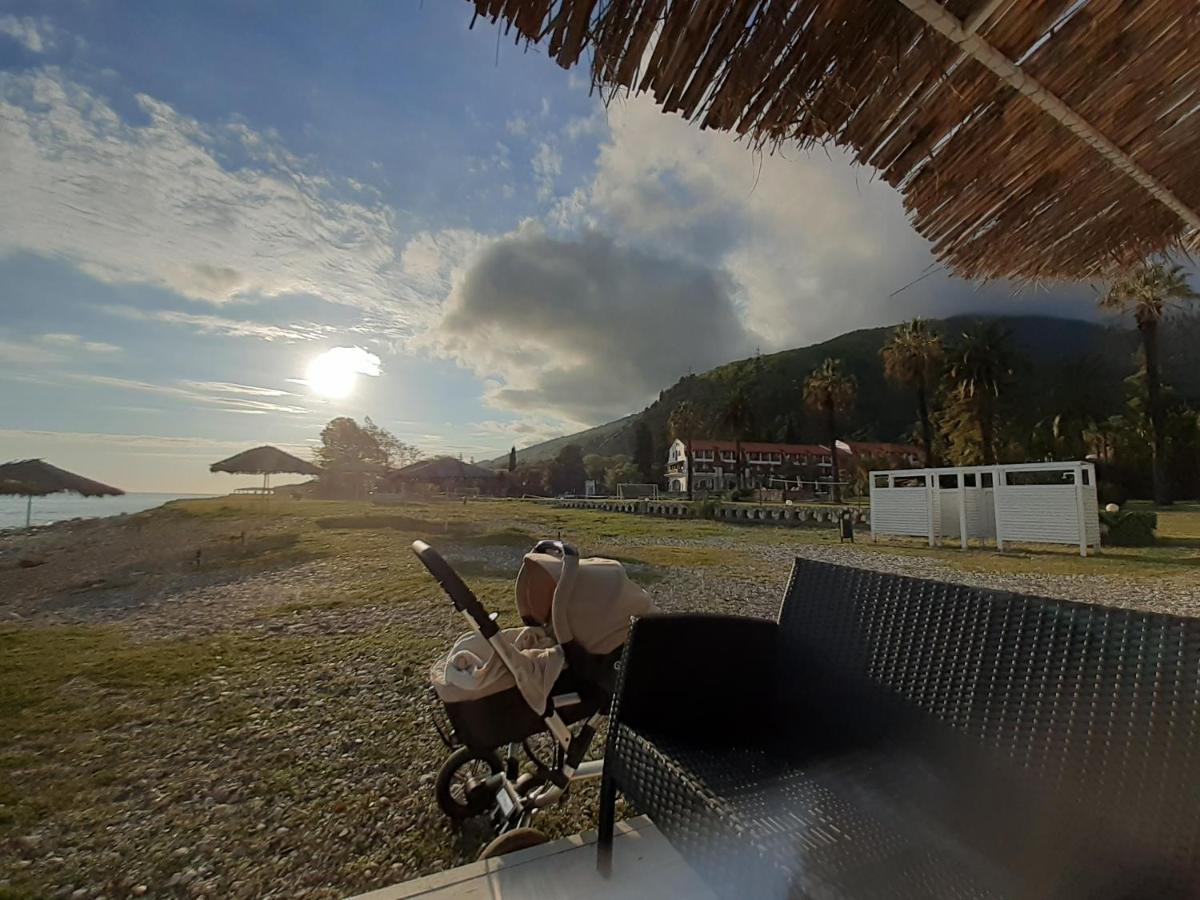 Guest House Ahan Gagry Eksteriør bilde